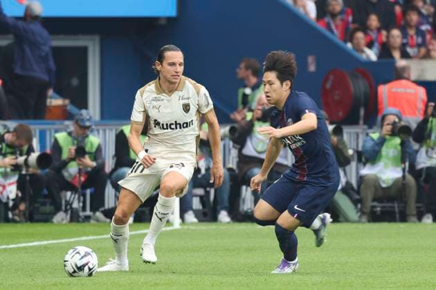 FOOTBALL : Paris Saint Germain Vs RC Lens - Ligue 1 - 14 09 2025 Florian Thauvin (RC Lens) Vs Lee Kang-In (PSG) ParisFrance  Copyright: xMichtofx
