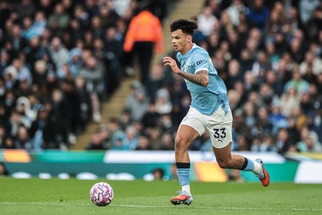 Premier League Manchester City v Manchester United, ManU Nico O Reilly of Manchester City breaks with the ball during the Premier League match Manchester City vs Manchester United at Etihad Stadium, Manchester, United Kingdom, 14th September 2025 (Photo by Mark Cosgrove News Images) Manchester Etihad Stadium Manchester United Kingdom Copyright: xMarkxCosgrove NewsxImagesx