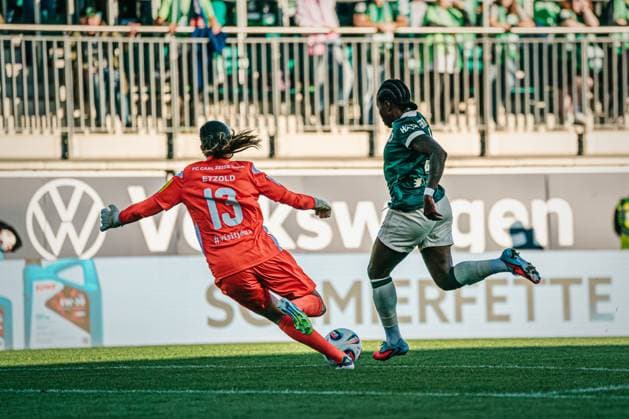 Google Pixel Frauen-Bundesliga: VfL Wolfsburg vs. FC Carl Zeiss Jena, 14.09.25 Tor: Lineth Beerensteyn (VfL Wolfsburg, 9) zum 3:0; Fußball, Google Pixel Frauen-Bundesliga, 2. Spieltag: VfL Wolfsburg vs.FC Carl Zeiss Jena am 14.09.2025 im AOK-Stadion, Wolfsburg DFB DFL REGULATIONS PROHIBIT ANY USE OF PHOTOGRAPHS AS IMAGE SEQUENCES AND OR QUASI-VIDEO. Copyright: xBEAUTIFULxSPORTS Tonhäuserx