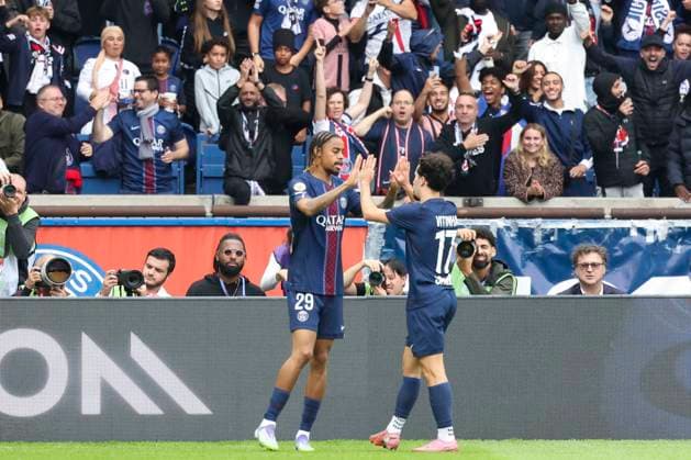 FOOTBALL : Paris Saint Germain Vs RC Lens - Ligue 1 - 14 09 2025 Joie sur le but de Bradley Barcola (PSG) - Vitinha (PSG) ParisFrance  Copyright: xMichtofx