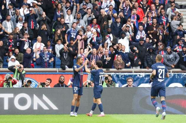 FOOTBALL : Paris Saint Germain Vs RC Lens - Ligue 1 - 14 09 2025 Joie sur le but de Bradley Barcola (PSG) - Vitinha (PSG) ParisFrance  Copyright: xMichtofx