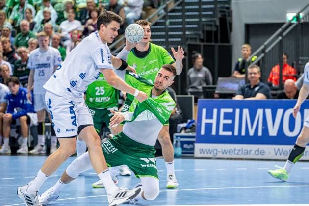 Handball Bundesliga; HSG Wetzlar - TBV Lemgo Lippe, 14.09.25 Filip Vistorop (HSG Wetzlar, 4), Josip Simic (HSG Wetzlar, 10), Justin Müller (HSG Wetzlar, 25)), . Handball Bundesliga; HSG Wetzlar - TBV Lemgo Lippe: Wetzlar, 14.09.25 Copyright: xBEAUTIFULxSPORTS Roeczeyx