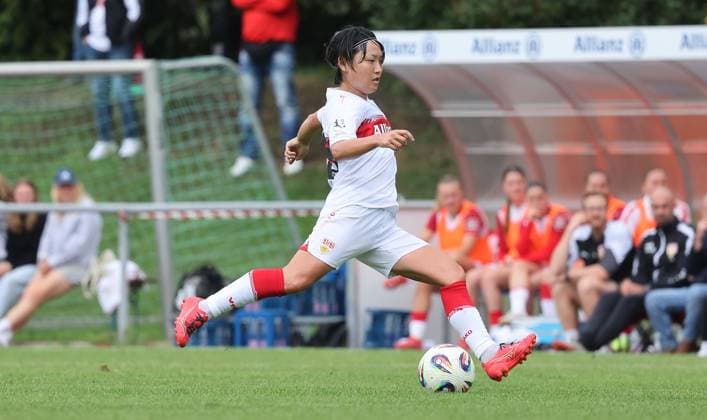 Stuttgart , Fußball 2. Bundesliga , VfB Stuttgart Frauen vs. Viktoria Berlin , Yuka Hirano ( VfB )