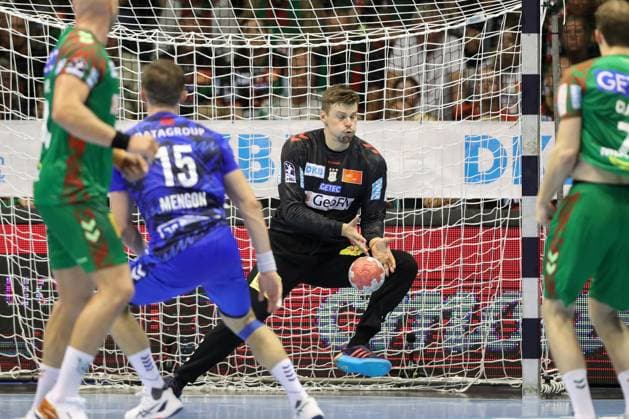 14.09.2025, xtgx, SC Magdeburg - TVB Stuttgart v.l. Simone Mengon (Stuttgart, 15), Sergey Hernandez Ferrer (Magdeburg, 1) Parade, haelt den Ball, faengt den Ball, pariert Magdeburg