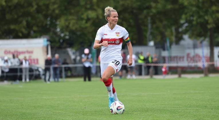 Stuttgart , Fußball 2. Bundesliga , VfB Stuttgart Frauen vs. Viktoria Berlin , Jana Beuschlein ( VfB )