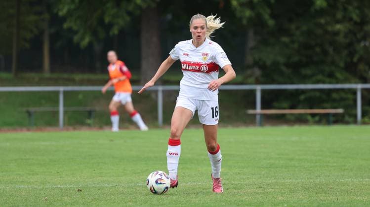 Stuttgart , Fußball 2. Bundesliga , VfB Stuttgart Frauen vs. Viktoria Berlin , Janina Hechler ( VfB )