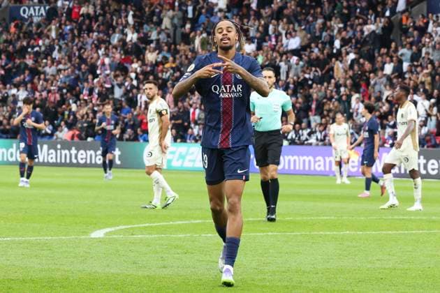FOOTBALL : Paris Saint Germain Vs RC Lens - Ligue 1 - 14 09 2025 Joie sur le 2eme but de Bradley Barcola (PSG) ParisFrance  Copyright: xMichtofx