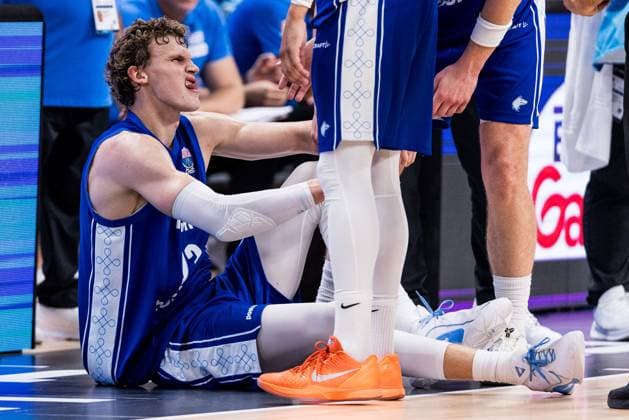 FIBA EuroBasket 2025: Bronze Griechenland - Finnland; 14.09.2025 Lauri Markkanen (Finnland, 23) blutend, Grimasse FIBA EuroBasket 2025: Bronze Griechenland - Finnland; Riga, Arena Riga am 14.09.2025 Copyright: xBEAUTIFULxSPORTS Wunderlx