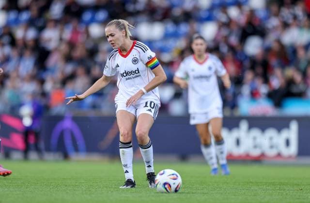 DEU, Hoffenheim, TSG Hoffenheim vs Eintracht Frankfurt, Google Pixel Bundesliga, DFB, Saison 2526, Dietmar-Hopp-Stadion, 2. Spieltag, im Bild: Laura Freigang (Eintracht Frankfurt 10) DFB DFL REGULATIONS PROHIBIT ANY USE OF PHOTOGRAPHS AS IMAGE SEQUENCES AND OR QUASI-VIDEO, 14.09.2025, Copyright: HMBxMedia HendrikxHamelau