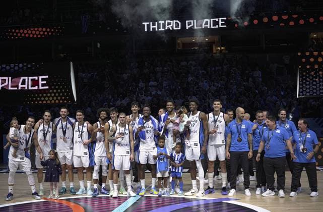 Greece v Finland : Third Place Game - FIBA EuroBasket 2025 RIGA, LATVIA - SEPTEMBER 14: Players of Greece celebrate after winning the FIBA Eurobasket 2025 Third Place game between Greece v Finland at Arena Riga on September 14, 2025 in Riga, Latvia. Esra Bilgin Anadolu Riga Latvia. Editorial use only. Please get in touch for any other usage.  Copyright: x2025xAnadoluxEsraxBilginx