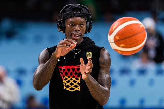 FIBA EuroBasket 2025: Gold Türkei - Deutschland; 14.09.2025 Dennis Schröder (Deutschland, 17) im Warm Up FIBA EuroBasket 2025: Gold Türkei - Deutschland; Riga, Arena Riga am 14.09.2025 *** FIBA EuroBasket 2025 Gold Turkey Germany 14 09 2025 Dennis Schröder Germany, 17 in Warm Up FIBA EuroBasket 2025 Gold Turkey Germany Riga, Arena Riga on 14 09 2025 Copyright: xBEAUTIFULxSPORTS Wunderlx