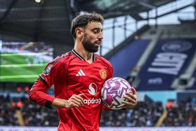 Premier League Manchester City v Manchester United, ManU Bruno Fernandes of Manchester United during the Premier League match Manchester City vs Manchester United at Etihad Stadium, Manchester, United Kingdom, 14th September 2025 (Photo by Mark Cosgrove News Images) Manchester Etihad Stadium Manchester United Kingdom Copyright: xMarkxCosgrove NewsxImagesx