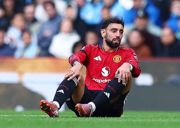 Bruno Fernandes of Manchester United, ManU Manchester City v Manchester United, Premier League, Football, Etihad Stadium, Manchester, UK - 14 Sept 2025Manchester Etihad Stadium United Kingdom EDITORIAL USE ONLY No use with unauthorised audio, video, data, fixture lists, club league logos or live services. Online in-match use limited to 120 images, no video emulation. No use in betting, games or single club league player publications.  Copyright: xMattxWest Shutterstockx 15481325ci