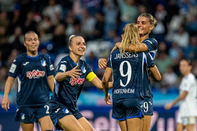 GPFBL: TSG Hoffenheim - Eintracht Frankfurt; 14.09.2025 Jill Janssens (9; TSG) und Selina Cerci (29; TSG) feiern gemeinsam, Vanessa Diehm (6; TSG) und Laura Gloning (20; TSG) freuen sich mit GPFBL: TSG Hoffenheim – Eintracht Frankfurt, Dietmar-Hopp Stadion in Hoffenheim, am 14.09.2025. DFB REGULATIONS PROHIBIT ANY USE OF PHOTOGRAPHS AS IMAGE SEQUENCES AND OR QUASI-VIDEO. Copyright: xBEAUTIFULxSPORTS Gelhardtx