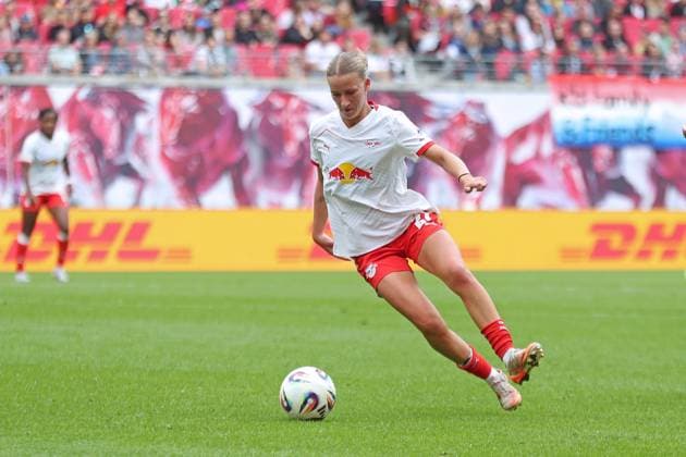 1. Bundesliga Frauen: RB Leipzig vs. FC Bayern München, 14.09.25 Marlene Müller (27, RB Leipzig). Fußball, Google Pixel Frauen-Bundesliga, Saison 2025 2026, 2. Spieltag: RB Leipzig vs. FC Bayern München am 14.09.25, Red Bull Arena, Leipzig. DFB REGULATIONS PROHIBIT ANY USE OF PHOTOGRAPHS AS IMAGE SEQUENCES AND OR QUASI-VIDEO. Copyright: xBEAUTIFULxSPORTS JanxKaeferx