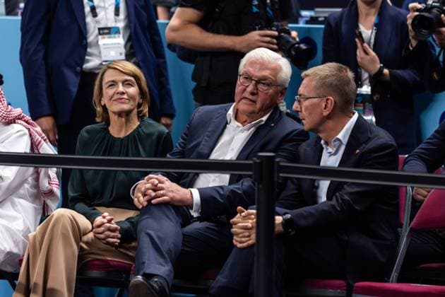 LAT, Eurobasket 205, Basketball Europameisterschaft, Finale, Türkei-Deutschland 14.09.2025, Riga Arena, Riga, LAT, Eurobasket 205, Basketball Europameisterschaft, Finale, Türkei-Deutschland Frank-Walter Steinmeier, Bundespräsident der Bundesrepublik Deutschland (Mitte) Â Foto Alexander Trienitz nordphoto GmbH