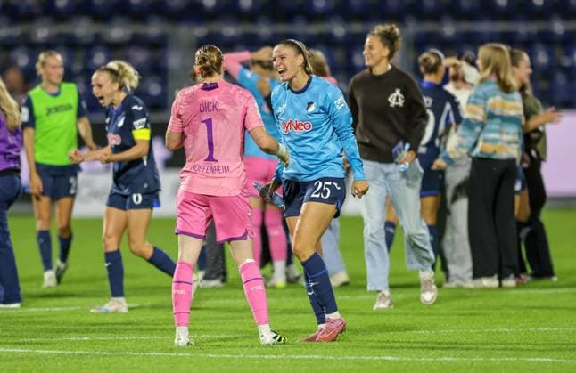 DEU, Hoffenheim, TSG Hoffenheim vs Eintracht Frankfurt, Google Pixel Bundesliga, DFB, Saison 2526, Dietmar-Hopp-Stadion, 2. Spieltag, im Bild: TSG Hoffenheim gewinnt mit 3:0 durch Tore von Selina Cerci (Hoffenheim 29) und Linda Natter (Hoffenheim 11), Jubel und Freude, Laura Dick (Hoffenheim 1), Melissa Kössler (Hoffenheim 25) DFB DFL REGULATIONS PROHIBIT ANY USE OF PHOTOGRAPHS AS IMAGE SEQUENCES AND OR QUASI-VIDEO, 14.09.2025, Copyright: HMBxMedia HendrikxHamelau