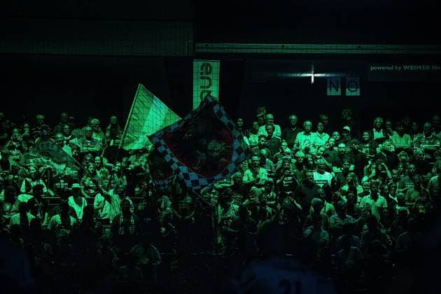 14.09.2025, xovx, Handball Daikin Handball Bundesliga, HSG Wetzlar - TBV Lemgo Lippe Fans der HSG Wetzlar Wetzlar Buderus-Arena Hessen Deutschland (DE)