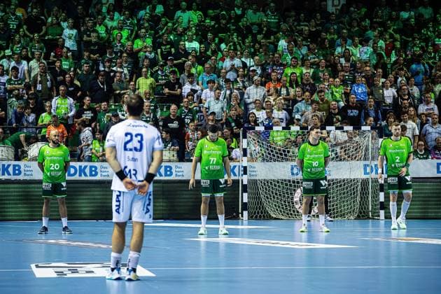 14.09.2025, xovx, Handball Daikin Handball Bundesliga, HSG Wetzlar - TBV Lemgo Lippe Schweigeminute für den am 10. September 2025 verstorbenen Bundesliga-Schiedsrichter Marcus Helbig. Wetzlar Buderus-Arena Hessen Deutschland (DE)