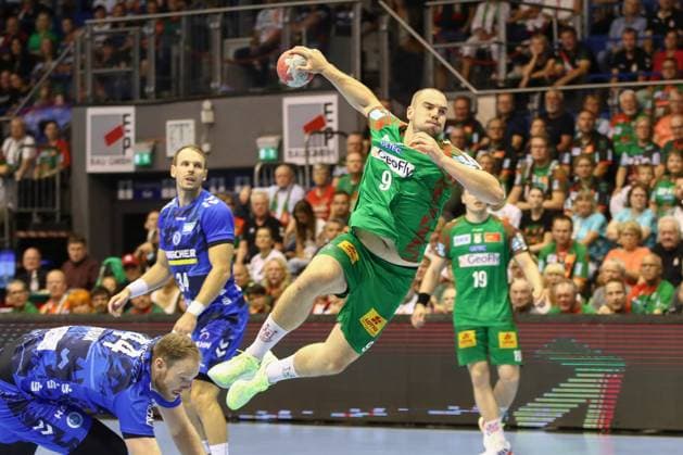 14.09.2025, xgox, Handball - Daikin HBL SC Magdeburg - TVB Stuttgart emspor, v.l. Tim Zechel (Magdeburg, 9) wirft Tor, Torschuetze, erzielt Tor, Treffer, scores the goal Magdeburg
