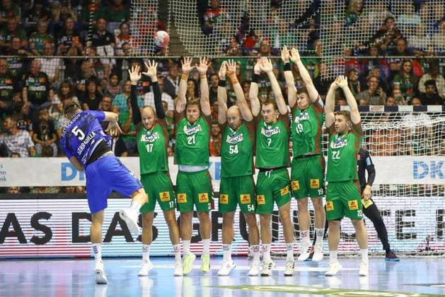 14.09.2025, xgox, Handball - Daikin HBL SC Magdeburg - TVB Stuttgart emspor, v.l. Antonio Seradilla (Stuttgart, 5) versucht ueber die Abwehr zu werfen Magdeburg