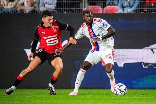FOOTBALL : Stade Rennais vs Olympique Lyonnais - Ligue 1 - JournÃ e 4 - 14 09 2025 Ainsley Maitland-Niles (OL) Quentin Merlin (Stade Rennais) RennesFrance  Copyright: xBaptistexAutissierx
