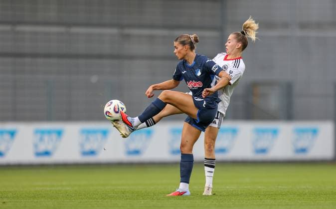 DEU, Hoffenheim, TSG Hoffenheim vs Eintracht Frankfurt, Google Pixel Bundesliga, DFB, Saison 2526, Dietmar-Hopp-Stadion, 2. Spieltag, im Bild v.l.n.r: Selina Cerci (Hoffenheim 29), Nina Lührßen (Eintracht Frankfurt 11) DFB DFL REGULATIONS PROHIBIT ANY USE OF PHOTOGRAPHS AS IMAGE SEQUENCES AND OR QUASI-VIDEO, 14.09.2025, Copyright: HMBxMedia HendrikxHamelau