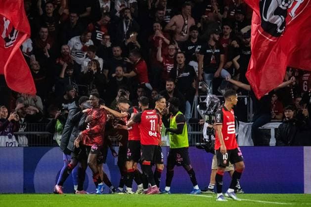 FOOTBALL : Stade Rennais vs Olympique Lyonnais - Ligue 1 - JournÃ e 4 - 14 09 2025 Joie des joueurs du Stade Rennais aprÃ s le but contre son camps de Remy Descamps (OL) RennesFrance  Copyright: xBaptistexAutissierx