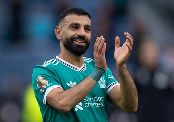 Burnley v Liverpool - Premier League BURNLEY, ENGLAND - SEPTEMBER 14: Mohamed Salah of Liverpool acknowledges the fans after the Premier League match between Burnley and Liverpool at Turf Moor on September 14, 2025 in Burnley, England. Mohamed Salah Burnley Turf Moor England United Kingdom Copyright: xVisionhausx 776340389