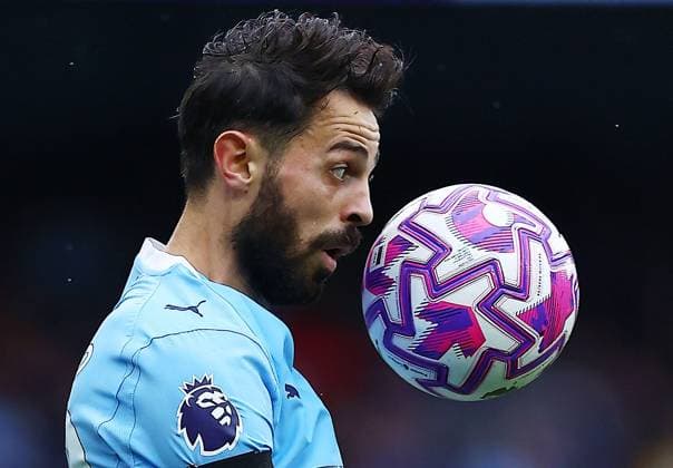 Bernardo Silva of Manchester City Manchester City v Manchester United, ManU Premier League, Football, Etihad Stadium, Manchester, UK - 14 Sept 2025Manchester Etihad Stadium United Kingdom EDITORIAL USE ONLY No use with unauthorised audio, video, data, fixture lists, club league logos or live services. Online in-match use limited to 120 images, no video emulation. No use in betting, games or single club league player publications.  Copyright: xMattxWest Shutterstockx 15481325ek