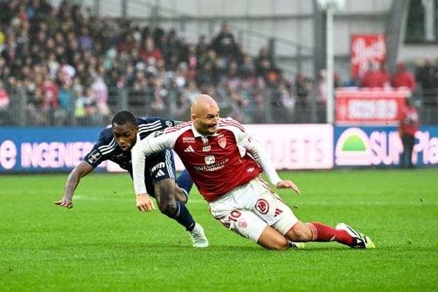 Stade Brestois 29 v Paris FC - Ligue 1 McDonald s 2025 2026 06 OTAVIO ATAIDE (pfc) - 19 Ludovic AJORQUE (sb29) during the Ligue 1 McDonald s match between Brest and Paris at Stade Francis Le Ble on September 14, 2025 in Brest, France. Brest France  Copyright: xFEPx 776348128