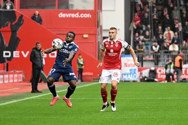 Stade Brestois 29 v Paris FC - Ligue 1 McDonald s 2025 2026 27 Moses SIMON (pfc) - 05 Brendan CHARDONNET (sb29) during the Ligue 1 McDonald s match between Brest and Paris at Stade Francis Le Ble on September 14, 2025 in Brest, France. Brest France  Copyright: xFEPx 776348128