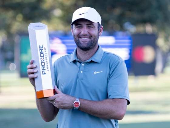 September 14, 2025, Napa, California, United States: NAPA, CA - SEPTEMBER 14: Scottie Scheffler of the United States with the trophy during the Procore Championship 2025 - Final Round at Silverado Resort on September 14, 2025 in Napa, California. Napa United States - ZUMAt139 20250914_aaa_t139_117 Copyright: xAlxChang IsixPhotosx