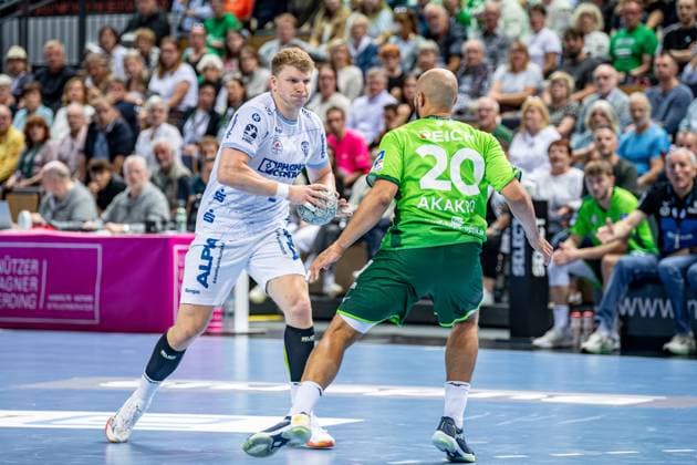 Handball Bundesliga; HSG Wetzlar - TBV Lemgo Lippe, 14.09.25 Lukas Hutecek (TBV Lemgo Lippe, 2), Cyrill Akakpo (HSG Wetzlar, 20) Handball Bundesliga; HSG Wetzlar - TBV Lemgo Lippe: Wetzlar, 14.09.25 Copyright: xBEAUTIFULxSPORTS Roeczeyx
