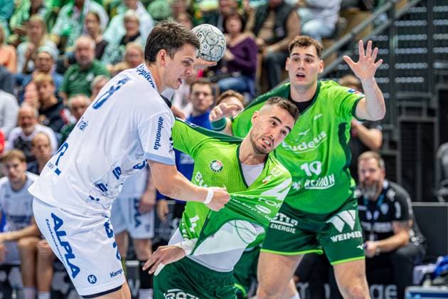 Handball Bundesliga; HSG Wetzlar - TBV Lemgo Lippe, 14.09.25 Filip Vistorop (HSG Wetzlar, 4), Josip Simic (HSG Wetzlar, 10), Frederik Simak (TBV Lemgo Lippe, 8) Handball Bundesliga; HSG Wetzlar - TBV Lemgo Lippe: Wetzlar, 14.09.25 *** Handball Bundesliga HSG Wetzlar TBV Lemgo Lippe, 14 09 25 Filip Vistorop HSG Wetzlar, 4 , Josip Simic HSG Wetzlar, 10 , Frederik Simak TBV Lemgo Lippe, 8 Handball Bundesliga HSG Wetzlar TBV Lemgo Lippe Wetzlar, 14 09 25 Copyright: xBEAUTIFULxSPORTS Roeczeyx