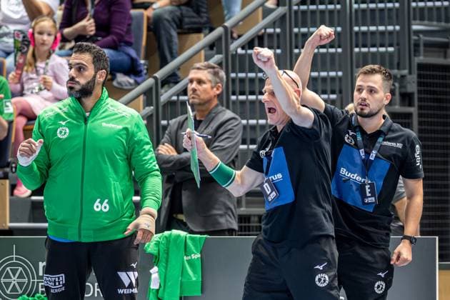 Handball Bundesliga; HSG Wetzlar - TBV Lemgo Lippe, 14.09.25 Karim Hendawy (HSG Wetzlar, 66), Stefan Ruehl (HSG Wetzlar), Oliver Oestreicher (HSG Wetzlar) Handball Bundesliga; HSG Wetzlar - TBV Lemgo Lippe: Wetzlar, 14.09.25 Copyright: xBEAUTIFULxSPORTS Roeczeyx