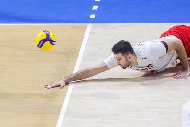 (250915) -- QUEZON CITY, Sept. 15, 2025 -- Adiz Lagumdzija of T¨¹rkiye competes during the pool G match between T¨¹rkiye and Libya at the FIVB Men s World Championship, WM, Weltmeisterschaft 2025 in Quezon City, the Philippines, on Sept. 15, 2025. ) (SP)THE PHILIPPINES-QUEZON CITY-VOLLEYBALL-FIVB MEN S WORLD CHAMPIONSHIP 2025-TUR VS LIB RouellexUmali 