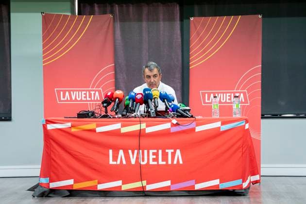 El director de La Vuelta, Javier Guillén, comparece tras las protestas pro-Palestina en Madrid El director de La Vuelta Ciclista a Espana, Javier Guillén, durante una rueda de prensa, tras finalizar la Vuelta Ciclista a Espana 2025, en Madrid (Espana). Javier Guillén ha comparecido para pronunciarse sobre lo ocurrido durante los últimos días en La Vuelta, y tras los incidentes en Madrid que obligó a parar la ronda espanola. Desde el pasado 3 de septiembre, cuando La Vuelta pasó por Bilbao, se han venido sucediendo en diferentes puntos de la carrera protestas propalestinas y en contra de la participación del equipo israelí en la competición. Las protestas culminaron ayer en Madrid, obligando a cancelar la última etapa de La Vuelta a Espana por motivos de seguridad, tras graves incidentes e invasión del recorrido por los manifestantes. La ceremonia de podio también se suspendió y el episodio dejó una huella inédita en el cierre de la ronda espanola. 15 SEPTIEMBRE 2025;LA VUELTA;DEPORTE;CICLISMO A. Pé Madrid Madrid Espana Copyright: xA.xPÃ rezxMecax 6955898