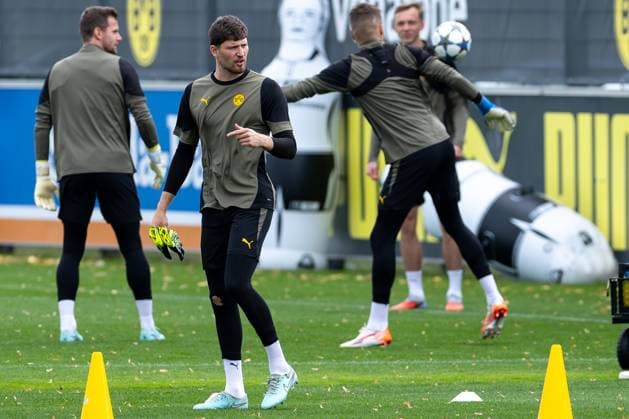 15.09.2025, Abschlusstraining zum UEFA Champions League Spiel zwischen Juventus Turin und Borussia Dortmund, Torwart Gregor Kobel (Borussia Dortmund), Dortmund Trainingsgelände Borussia Dortmund NRW Deutschland xRHR-FOTO DEx Copyright: DennisxEwert RHR-FOTOx RHR-FOTO DE
