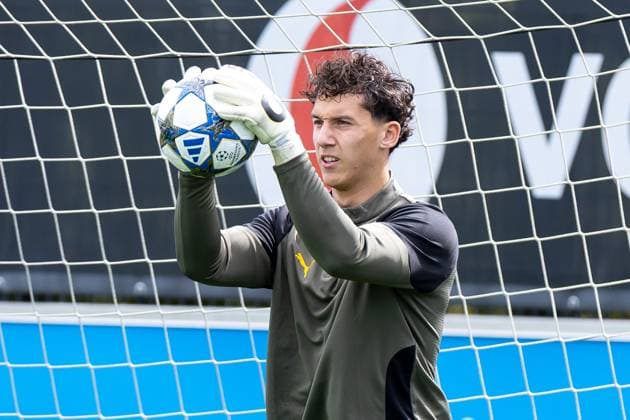 15.09.2025, Abschlusstraining zum UEFA Champions League Spiel zwischen Juventus Turin und Borussia Dortmund, Torwart Silas Ostrzinski (Borussia Dortmund), Dortmund Trainingsgelände Borussia Dortmund NRW Deutschland xRHR-FOTO DEx Copyright: DennisxEwert RHR-FOTOx RHR-FOTO DE