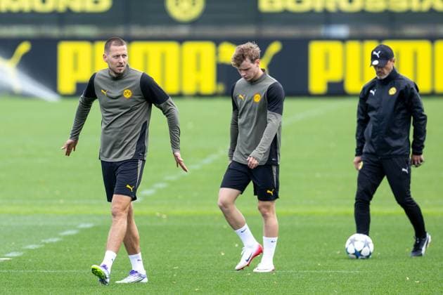15.09.2025, Abschlusstraining zum UEFA Champions League Spiel zwischen Juventus Turin und Borussia Dortmund, v. l. Waldemar Anton (Borussia Dortmund), Cole Campbell (Borussia Dortmund), Trainer Niko Kovac (Borussia Dortmund), Dortmund Trainingsgelände Borussia Dortmund NRW Deutschland xRHR-FOTO DEx Copyright: DennisxEwert RHR-FOTOx RHR-FOTO DE
