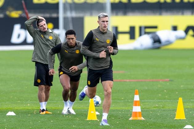 15.09.2025, Abschlusstraining zum UEFA Champions League Spiel zwischen Juventus Turin und Borussia Dortmund, v. l. Marcel Sabitzer (Borussia Dortmund), Jobe Bellingham (Borussia Dortmund), Nico Schlotterbeck (Borussia Dortmund), Dortmund Trainingsgelände Borussia Dortmund NRW Deutschland xRHR-FOTO DEx Copyright: DennisxEwert RHR-FOTOx RHR-FOTO DE