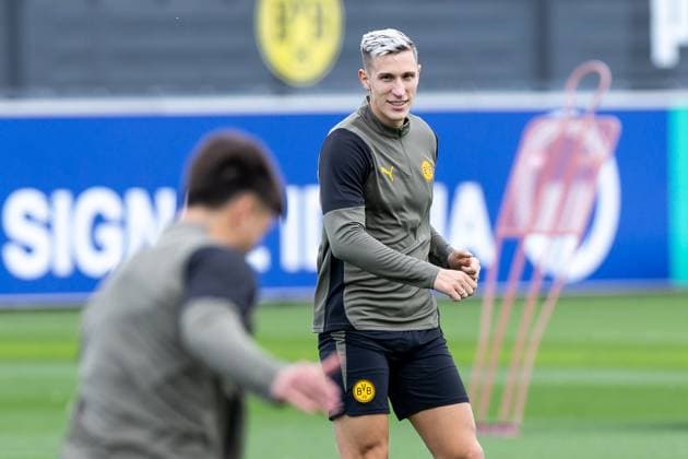 15.09.2025, Abschlusstraining zum UEFA Champions League Spiel zwischen Juventus Turin und Borussia Dortmund, Nico Schlotterbeck (Borussia Dortmund) lacht, Dortmund Trainingsgelände Borussia Dortmund NRW Deutschland xRHR-FOTO DEx Copyright: DennisxEwert RHR-FOTOx RHR-FOTO DE