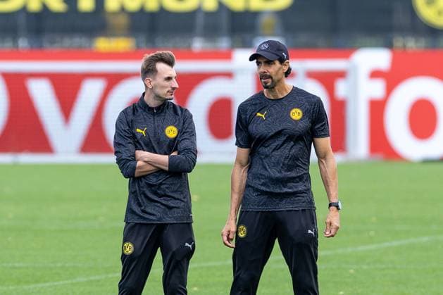 15.09.2025, Abschlusstraining zum UEFA Champions League Spiel zwischen Juventus Turin und Borussia Dortmund, v. l. Sportwissenschaftler Noah Tegatz (Borussia Dortmund), Athletiktrainer Marcelo Martins (Borussia Dortmund), Dortmund Trainingsgelände Borussia Dortmund NRW Deutschland xRHR-FOTO DEx Copyright: DennisxEwert RHR-FOTOx RHR-FOTO DE