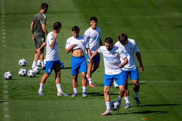 Real Madrid CF Training Session And press conference, PK, Pressekonferenz - UEFA Champions League 2025 26 League Phase MD1 Players of Real Madrid (from L to R) Brahim Diaz, Arda Guler, Daniel Carvajal are seen training during the Training Session and Press Conference ahead of the UEFA Champions League 2024 25 match against Olympique de Marseille at Ciudad Real Madrid on September 15, 2025 in Valdebebas, Spain. Valdebebas Ciudad Real Madrid Madrid Spain Copyright: xAlbertoxGardinx AGardin_20250915_Foot_Cha_ReaMad_Pc_0444