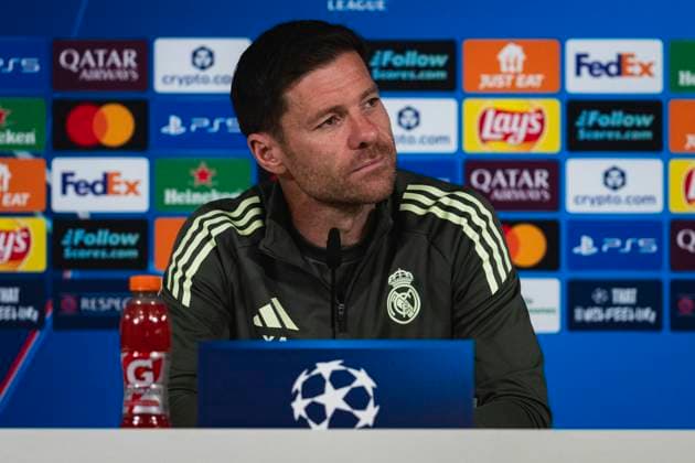 Real Madrid CF Training Session And press conference, PK, Pressekonferenz - UEFA Champions League 2025 26 League Phase MD1 Xabi Alonso, head coach of Real Madrid, is seen speaking in the press room during the Training Session and Press Conference ahead of the UEFA Champions League 2024 25 match against Olympique de Marseille at Ciudad Real Madrid on September 15, 2025 in Valdebebas, Spain. Valdebebas Ciudad Real Madrid Madrid Spain Copyright: xAlbertoxGardinx AGardin_20250915_Foot_Cha_ReaMad_Pc_0478