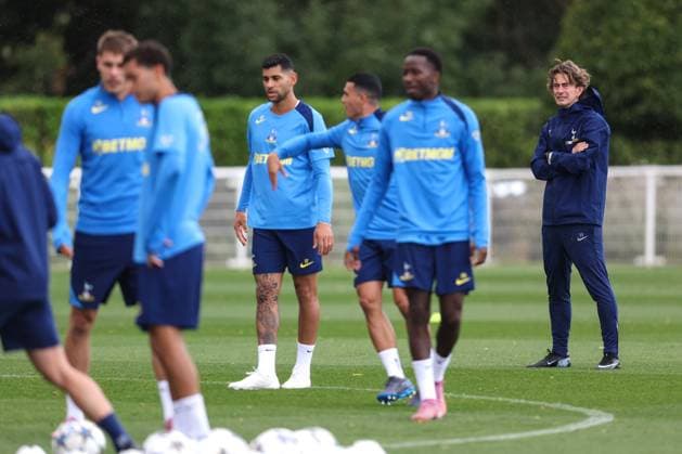 Tottenham Training 15 September 2025, Enfield - Tottenham Hotspur Training - Tottenham Hotspur manager Thomas Frank - Photo: Charlotte Wilson Offside. Enfield UK Copyright: xCharlottexWilsonx xOffsidexOffside