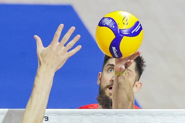 (250915) -- QUEZON CITY, Sept. 15, 2025 -- Mircea Paul Peta of Romania competes during the pool B match between the Netherlands and Romania at the FIVB Men s World Championship, WM, Weltmeisterschaft 2025 in Quezon City, the Philippines, on Sept. 15, 2025. ) (SP)THE PHILIPPINES-QUEZON CITY-FIVB MEN S WORLD CHAMPIONSHIP 2025-NED VS ROU ROUELLExUMALI 