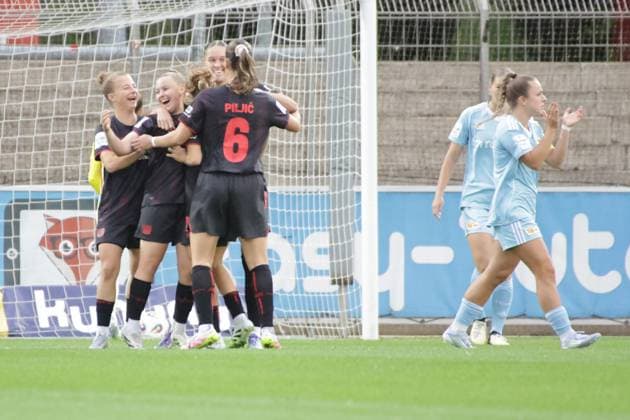 15.09.2025, xgrfx, Fussball Google Pixel Frauen-Bundesliga, Bayer Leverkusen - 1.FC Union Berlin v.l. Tor, Vanessa Fudalla (Bayer Leverkusen) (DFL DFB REGULATIONS PROHIBIT ANY USE OF PHOTOGRAPHS as IMAGE SEQUENCES and or QUASI-VIDEO) Leverkusen