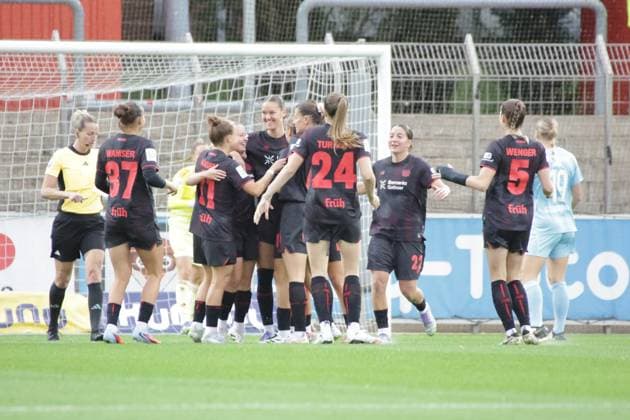 15.09.2025, xgrfx, Fussball Google Pixel Frauen-Bundesliga, Bayer Leverkusen - 1.FC Union Berlin v.l. Tor, Vanessa Fudalla (Bayer Leverkusen) (DFL DFB REGULATIONS PROHIBIT ANY USE OF PHOTOGRAPHS as IMAGE SEQUENCES and or QUASI-VIDEO) Leverkusen